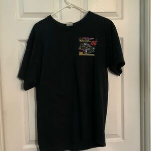 Gildan Black Men's T-Shirt with Graphic Design